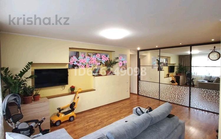 3-комнатная квартира, 61.4 м², 3/10 этаж, Майры 43 за 29 млн 〒 в Павлодаре — фото 2