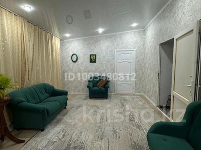 Жеке үй · 4 бөлме · 150 м², мкр Омега, Алии Молдагуловой 3/3, бағасы: 270 000 〒 в Уральске