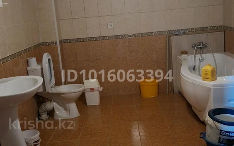 2-комнатная квартира · 70 м² · 1/3 этаж, Хан- тенгри 35 35 — ... за 100 000 ₸ в Булактах — фото 2