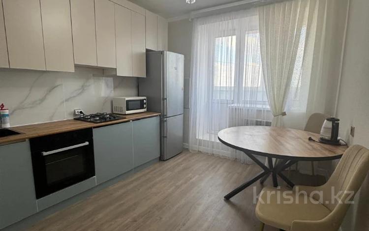 1-бөлмелі пәтер · 43 м² · 9/9 қабат, проспект А Молдагуловой 56е, бағасы: 22 млн ₸ в Актобе — фото 2