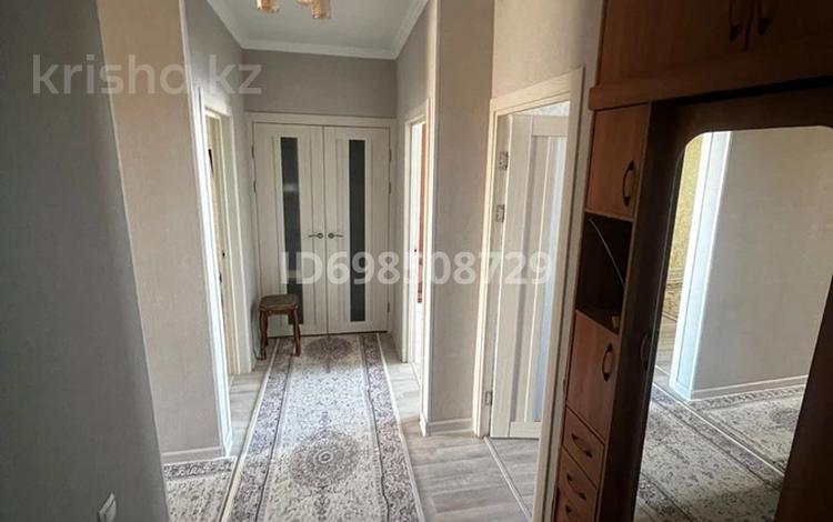 3-бөлмелі пәтер, 66 м², 4/5 қабат ай сайын, 26-й мкр 18, бағасы: 140 000 〒 в Актау, 26-й мкр — фото 2