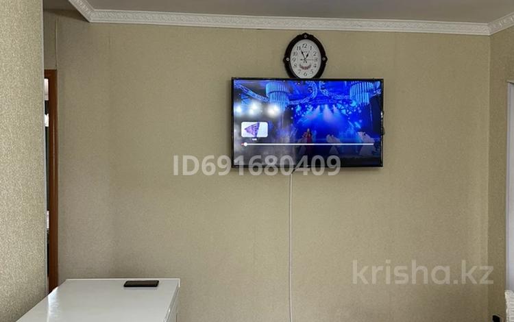 3-комнатная квартира, 58 м², 1/4 этаж, Гагарина 36 за 14 млн 〒 в Жезказгане — фото 2