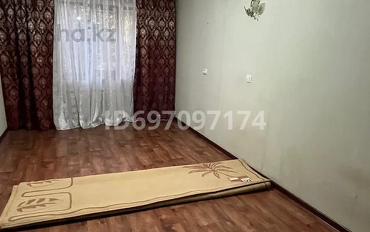 2-комнатная квартира · 50 м² · 1/5 этаж · помесячно, мкр 8 271 — Сзади ДВД