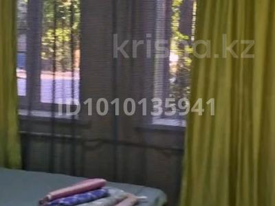 1-бөлмелі пәтер · 30 м² · 1/5 қабат, Тынышбаева 1кварт.8 — Возле Алматы 1 ЖД Вокзал, бағасы: 10 000 〒 в Турксибский р-н