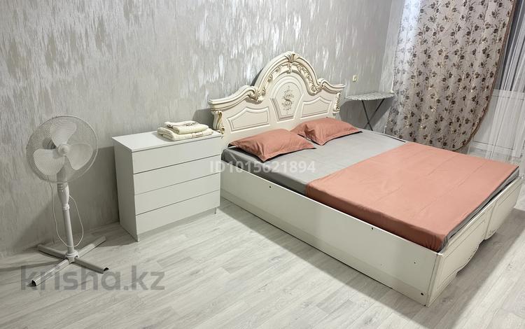 1-бөлмелі пәтер · 50 м² · 2/5 қабат, 1 ш/а, Мкр 5 АБИЛХАЙРХАН 57 А — Океан остановка - Напротив Нурдаулета - Центр. Стадион - Клиника Айгерим - Воинская Часть - Акимат- Багетто кафе., бағасы: 10 000 ₸ в Актобе, мкр 5 — фото 2