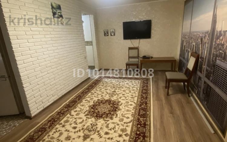 2-комнатная квартира · 45 м² · 1/5 этаж, мкр Жилгородок, Каратаева 21 за 160 000 ₸ в Актобе — фото 2