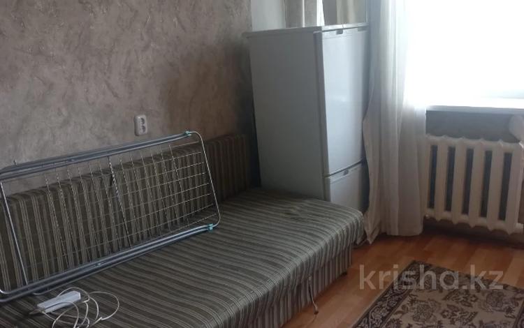 1-бөлмелі пәтер · 31.5 м² · 4/6 қабат, 27-шағынаудан, Строителей, бағасы: 12 млн ₸ в Караганде, Казыбек би р-н — фото 2