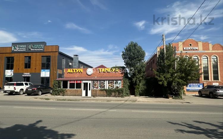 Отдельный дом · 3 комнаты · 105 м² · 5 сот., мкр 8, Оспанова 103 — Бр.Жубановых-М.Оспанова за 80 млн ₸ в Актобе — фото 2