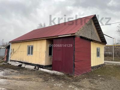 Отдельный дом · 2 комнаты · 50 м², Леонова 13 — Желтоқсан, прямо за Туб диспансером за 60 000 〒 в Талдыкоргане