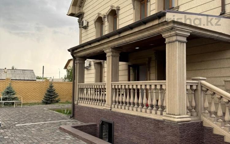 Отдельный дом · 9 комнат · 440 м² · 15 сот., 72 квартал за 380 млн 〒 в Семее — фото 2
