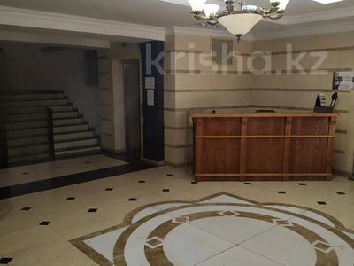 4-бөлмелі пәтер · 154 м² · 9/14 қабат, Зенкова — Кабанбай Батыра, бағасы: 156 млн ₸ в Алматы, Медеуский р-н