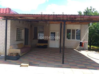 Жеке үй · 4 бөлме · 145.7 м² · 6 жүзд., Сазды-3, Переулок Спортивный — Угол улиц Г.Жубановой и А.Гришина, бағасы: 45 млн ₸ в Актобе, Сазда-3