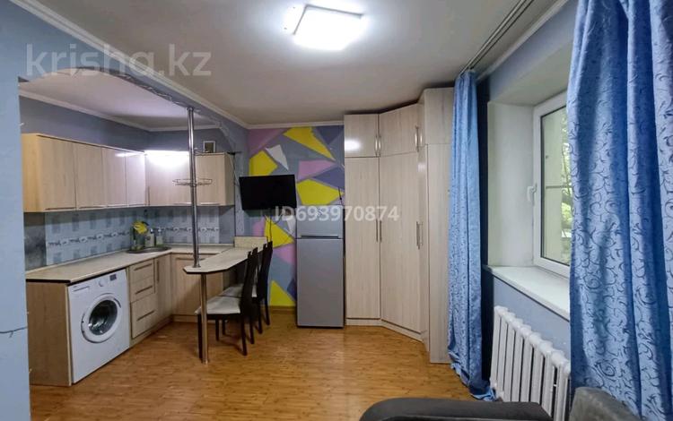 1-комнатная квартира, 20 м², 2/4 этаж помесячно, Желтоксан 79a — Уг Гоголя