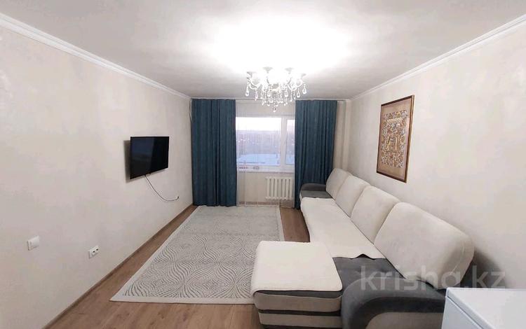 2-комнатная квартира, 64 м², 5/5 этаж, кизатова за 21.8 млн 〒 в Петропавловске — фото 2