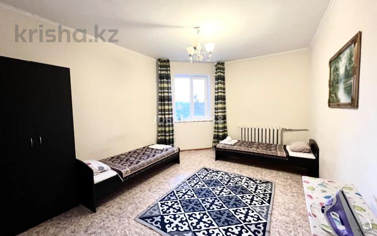 2-бөлмелі пәтер, 80 м², 1/9 қабат ай сайын, Привокзальный 3а 14, бағасы: 180 000 〒 в Атырау, мкр Привокзальный-3А — фото 2