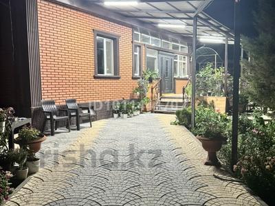 Отдельный дом · 9 комнат · 250 м² · 10 сот., мкр Алгабас за 125 млн ₸ в Алматы, Алатауский р-н