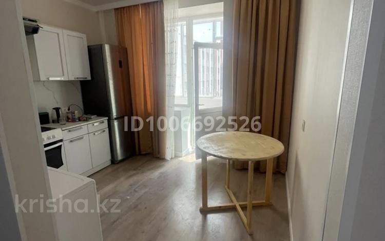 1-комнатная квартира · 45 м² · 3/12 этаж, Ахмет Байтурсынулы 18 за 250 000 ₸ в Астане, Алматы р-н — фото 2
