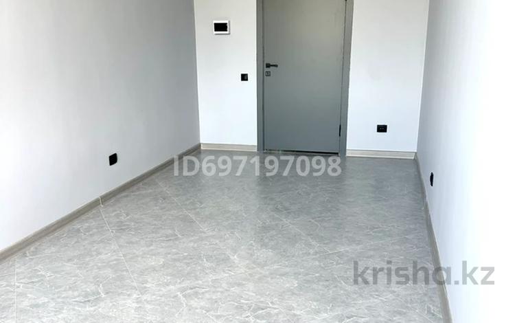 Офисы, магазины и бутики, склады, общепит, салоны красоты, медцентры и аптеки, образование, развлечения, кабинеты и рабочие места, студии · 16 м² за 120 000 〒 в  — фото 2