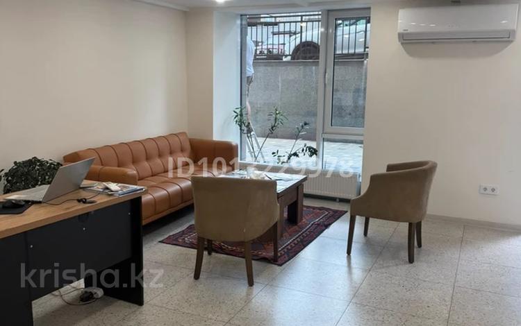 Офисы, магазины и бутики, кабинеты и рабочие места, студии · 140 м² за ~ 1.2 млн ₸ в Алматы, Бостандыкский р-н — фото 3