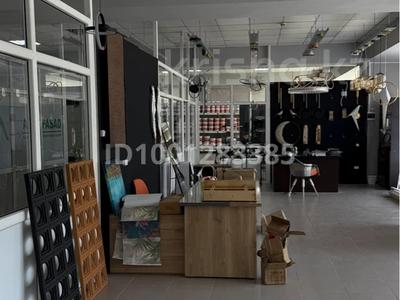 Бизнес в Абай обл.: Готовый бизнес в центре! шоурум с топ-локацией и низкой арендой · 78 м², бағасы: 3.5 млн 〒 Готовый бизнес в центре! шоурум с топ-локацией и низкой арендой · 78 м², бағасы: 3.5 млн 〒 в Семее