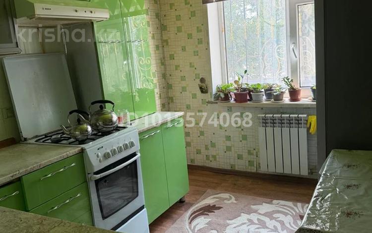 3-комнатная квартира · 65 м² · 2/5 этаж, мкр Салтанат 6 за 200 000 ₸ в Таразе — фото 2