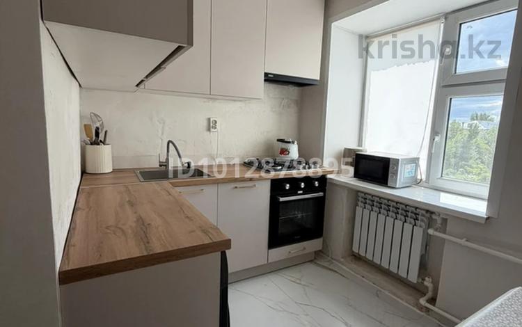 4-бөлмелі пәтер · 61.5 м² · 5/5 қабат, Поповича 3, бағасы: 13.5 млн ₸ в Уральске — фото 2