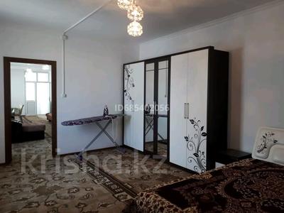2-комнатная квартира, 93 м², 2/2 этаж помесячно, Талканбаева за 120 000 〒 в Туркестане