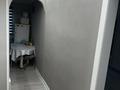 2-комнатная квартира · 47 м² · 1/4 этаж, мкр Жилгородок, Абубакира Кердери 6 — р-н Филармонии за 13 млн ₸ в Актобе — фото 4