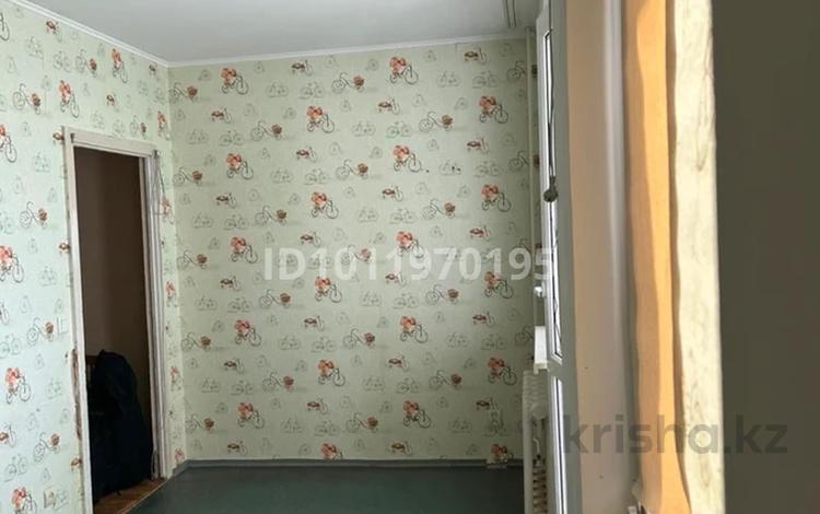 1-бөлмелі пәтер · 30 м² · 4 қабат, 10-й мкр. 10, бағасы: 10.5 млн ₸ в Аксае — фото 2