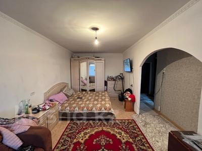 1-комнатная квартира, 32 м², 5/5 этаж, Баздырева 33 за 11 млн 〒 в Семее