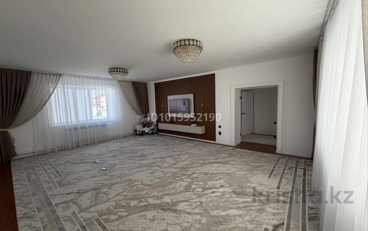 Отдельный дом · 6 комнат · 350 м² · 10 сот., мкр Геолог, Спандияр кобиев 33 за 700 000 ₸ в Атырау — фото 2