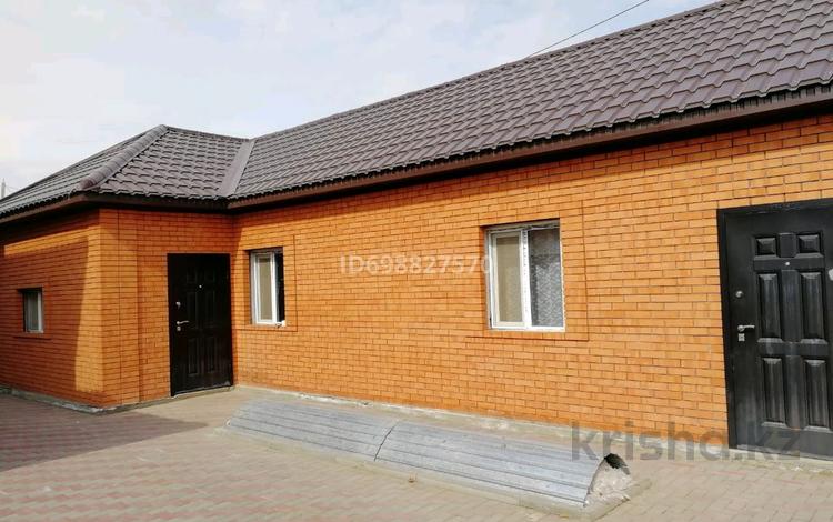 Үйдің бір бөлігі · 3 бөлме · 70 м² · 1 жүзд., Алтын орда ш/а., Саздинское лесничество 119 — Сзади Toyota центр, бағасы: 110 000 ₸ в Актобе, мкр. Алтын орда — фото 2