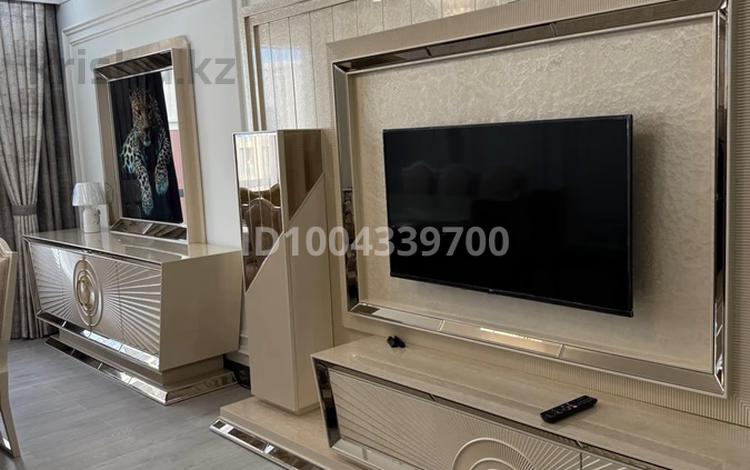 3-бөлмелі пәтер · 120 м² · 12/16 қабат, Байтерекова 100/4, бағасы: 81 млн ₸ в Шымкенте, Каратауский р-н — фото 2
