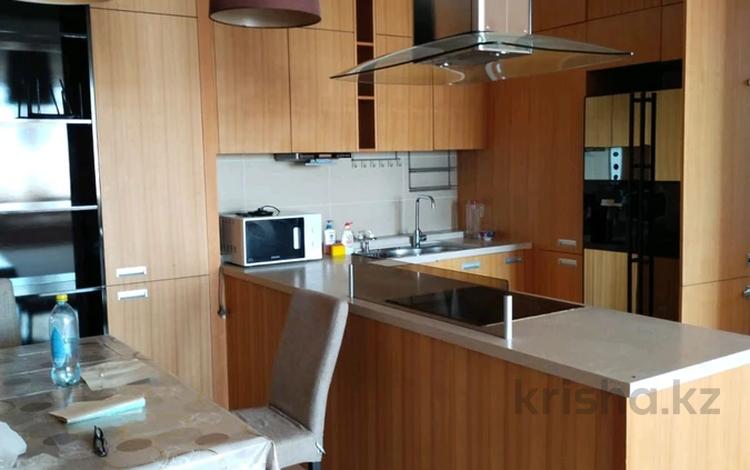 3-комнатная квартира · 135 м² · 11/24 этаж, Кошкарбаева 2 за 450 000 ₸ в Астане, Алматы р-н — фото 2
