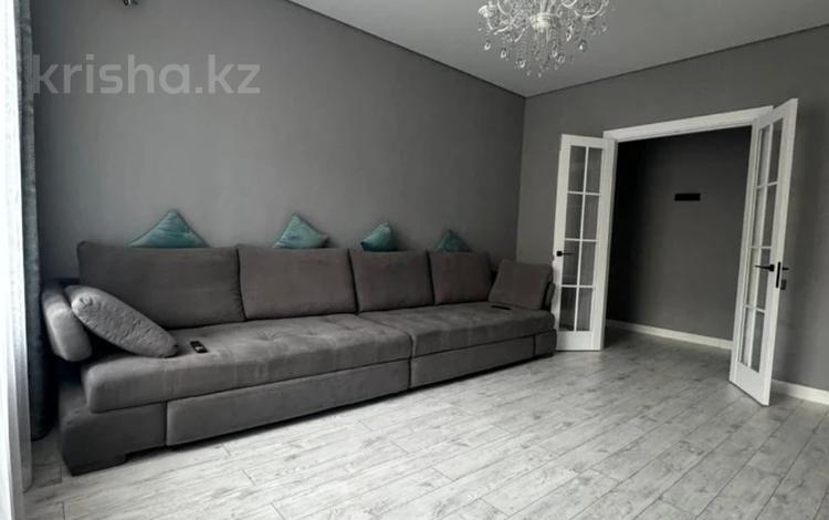 3-комнатная квартира · 83.9 м² · 4/6 этаж, Майкудук, 067 учётный квартал 456\1 — Микрорайон Голубые Пруды за 51 млн 〒 в Караганде, Алихана Бокейханова р-н — фото 2
