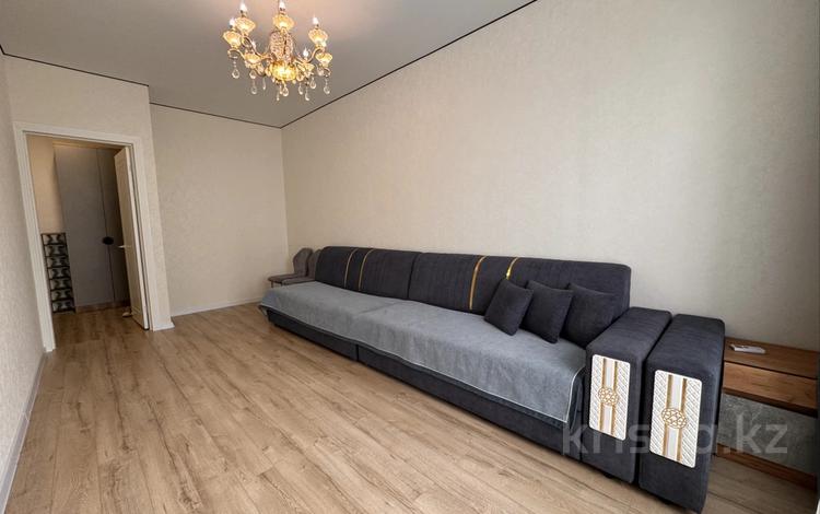 3-комнатная квартира · 65 м² · 5/12 этаж, Бухар жирау 27 за 350 000 ₸ в Астане, Есильский р-н — фото 2