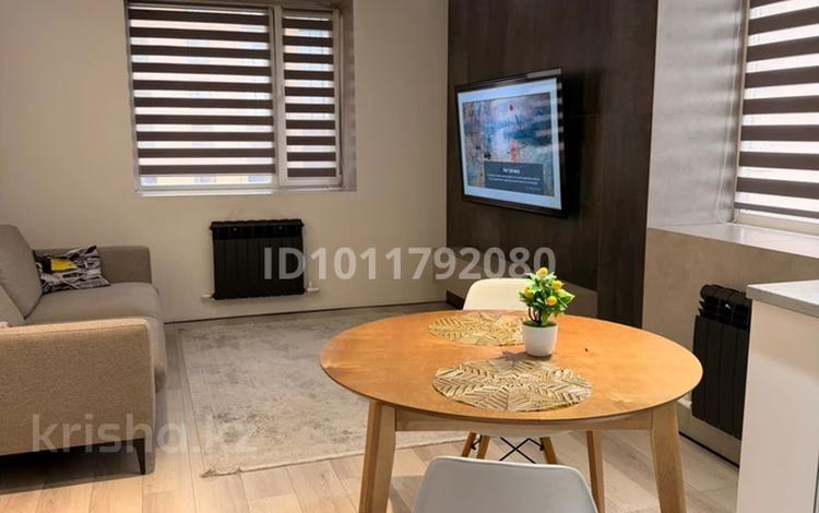 1-бөлмелі пәтер · 45 м² · 2/9 қабат, Косшигулова 121 — Назарбаева, бағасы: 15 000 ₸ в Кокшетау — фото 2
