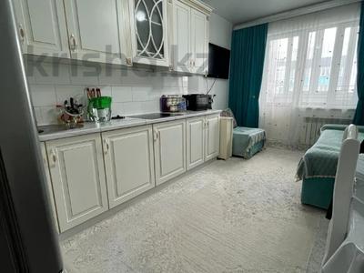 3-комнатная квартира, 74 м², 2/9 этаж, мкр Аксай-2 за 47 млн 〒 в Алматы, Ауэзовский р-н