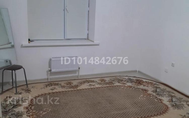1-комнатная квартира · 100 м² · 7/7 этаж, мкр Береке, 20 20 — Садик школ за 110 000 ₸ в Атырау — фото 2