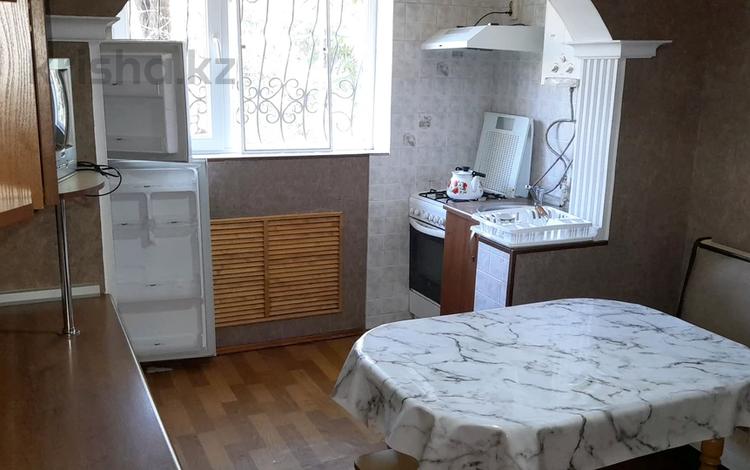 2-комнатная квартира, 54 м², 3/5 этаж помесячно, Аскарова 24 — Пр.Республики