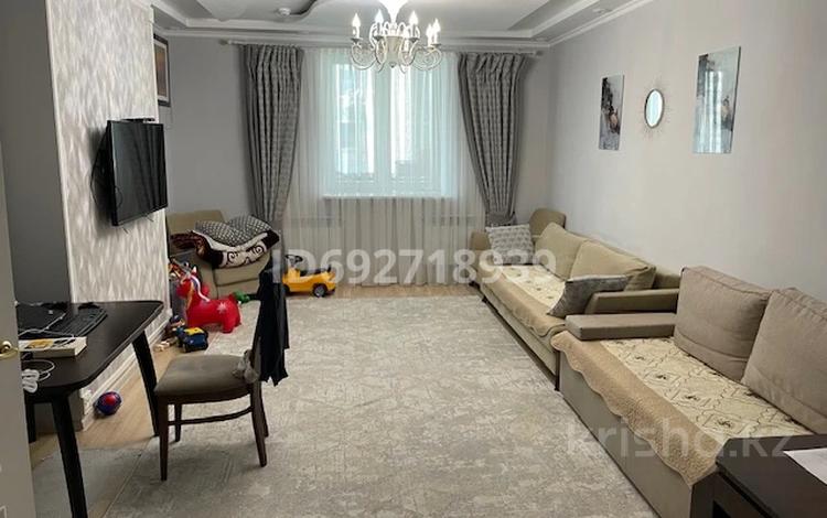 2-комнатная квартира, 95 м², 2/14 этаж помесячно, мкр Орбита-4, Торайгырова 25 — Саина за 400 000 〒 в Алматы, Бостандыкский р-н — фото 5