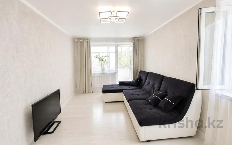3-комнатная квартира · 62.4 м² · 3/5 этаж, мкр Юго-Восток, мкр Юго-Восток ул. Муканова — КарГУ, Банковский колледж за 24 млн ₸ в Караганде, Казыбек би р-н — фото 2