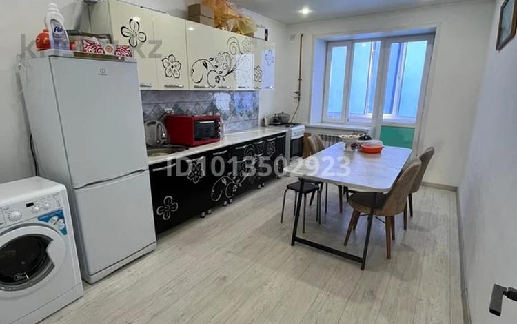 2-бөлмелі пәтер · 67 м² · 1/3 қабат, Копбергенова 50/2, бағасы: 18 млн ₸ в Уральске — фото 2