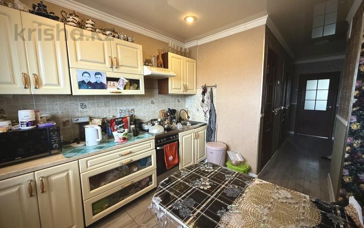 3-комнатная квартира · 67.6 м² · 5/5 этаж, мкр Юго-Восток, мкр Степной 1 за 23 млн ₸ в Караганде, Казыбек би р-н — фото 2