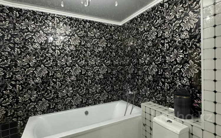 4-комнатная квартира · 132.5 м² · 5/10 этаж, мкр 12 за 38 млн ₸ в Актобе — фото 2