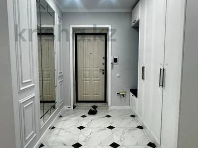 3-бөлмелі пәтер · 90 м² · 1/5 қабат, Алтын орда ш/а., бағасы: 39 млн ₸ в Актобе, мкр. Алтын орда