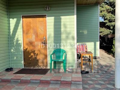 Часть дома · 5 комнат · 127.7 м² · 40 сот., Космодемьянская 6/1 — За зданием бани,кок тобе за 40 млн 〒 в Жезказгане