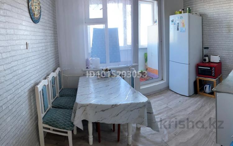 2-бөлмелі пәтер · 100 м² · 9/9 қабат, 5 4, бағасы: 100 000 ₸ в Аксае — фото 2