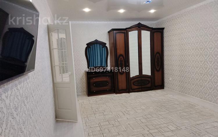 1-комнатная квартира · 40 м² · 3/5 этаж, мкр Астана за 120 000 ₸ в Уральске — фото 9
