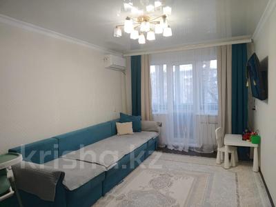 3-комнатная квартира, 59.5 м², 3/5 этаж, пр. Абдирова за 26.5 млн 〒 в Караганде, Казыбек би р-н